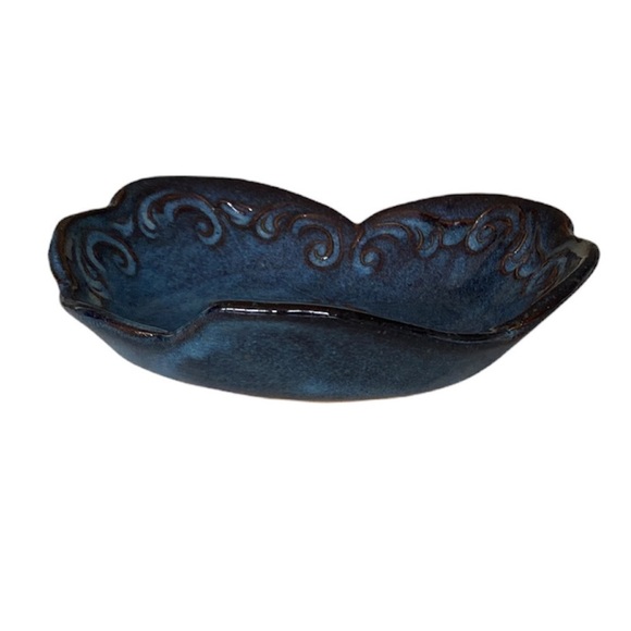 Thomas Pottery Seagrove NC Leaf Dish - Picture 3 of 8